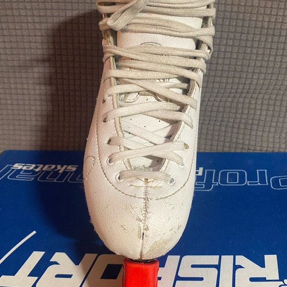 Risport Royal Pro 225B Skates With Jackson Ultimate Aspire Blades & Extra Guard - Picture 9 of 15